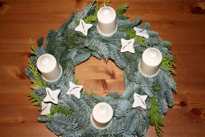 Read more about the article Adventskranz mit Sternchen